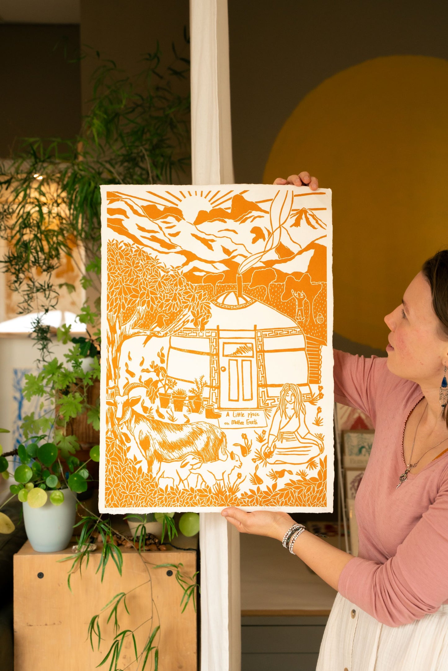 A little place on mother earth- Oranje oker A2