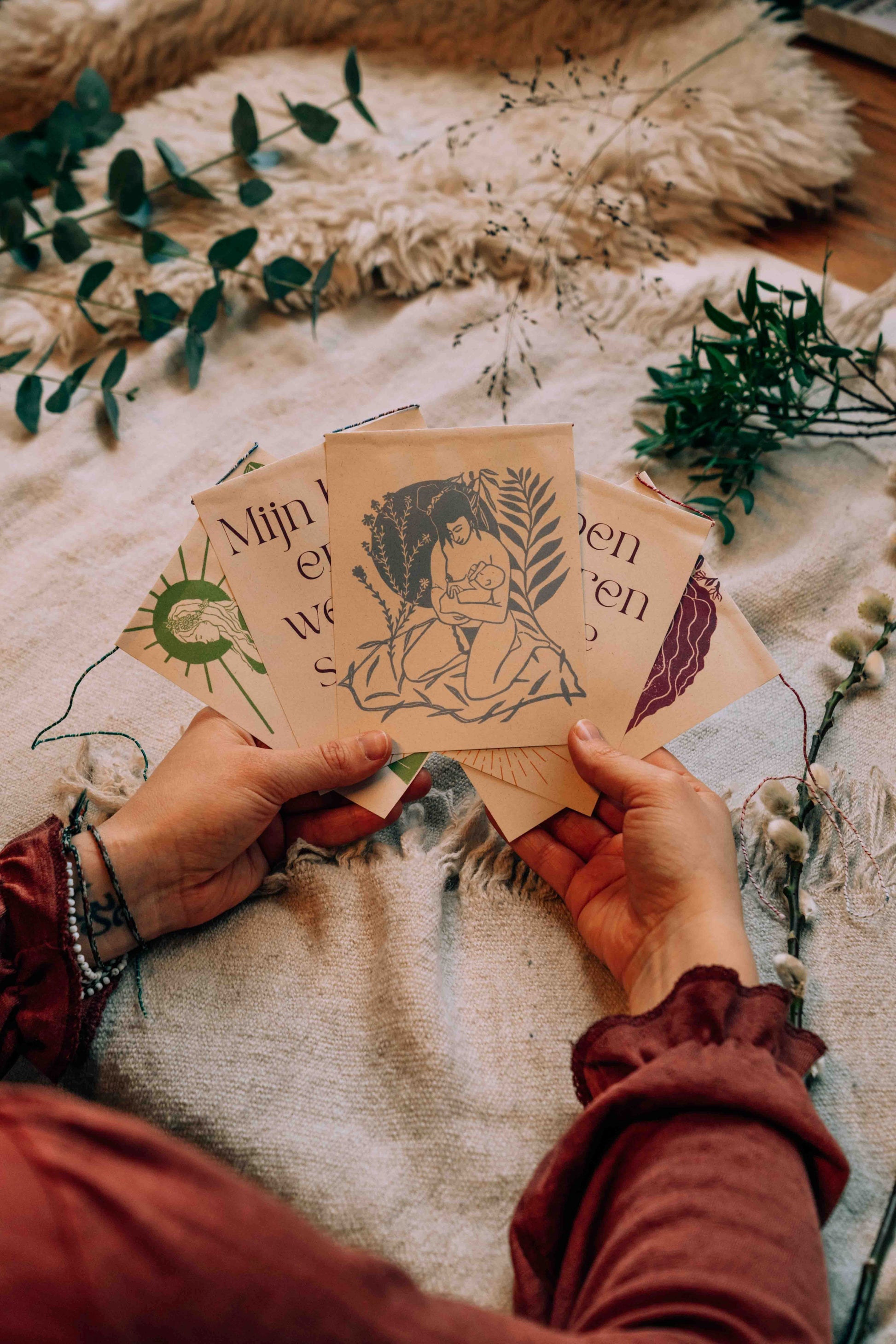 Geboorte en zwangerschap affirmatie slinger - Amsterdam Rotterdam Delft Den Haag Gouda Bergen Utrecht Zeist Doorn Driebergen Nijmegen Apeldoorn Arnhem Zutphen Groningen Maastricht Breda- Aike Ananda Art