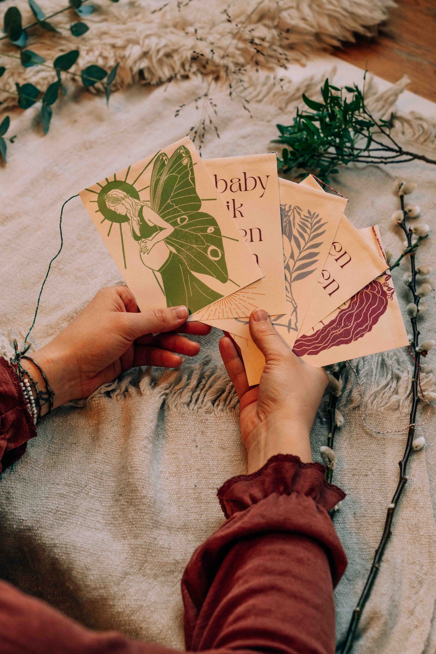 Geboorte en zwangerschap affirmatie slinger - Amsterdam Rotterdam Delft Den Haag Gouda Bergen Utrecht Zeist Doorn Driebergen Nijmegen Apeldoorn Arnhem Zutphen Groningen Maastricht Breda- Aike Ananda Art